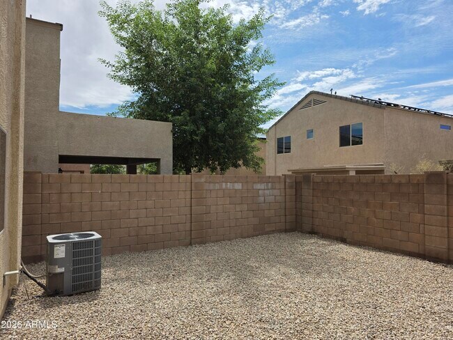 Building Photo - 6063 E Sotol Dr