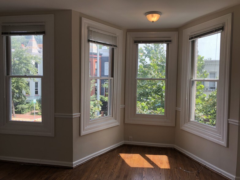 Primary Photo - 427 7th St SE