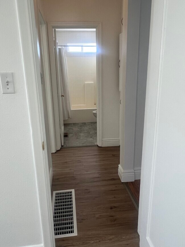 Main level hallway - 196 S 1000 E