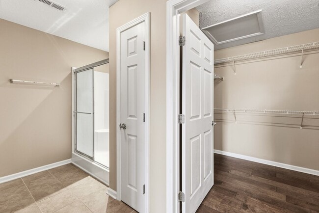 Building Photo - 395 Devon Chase Hill