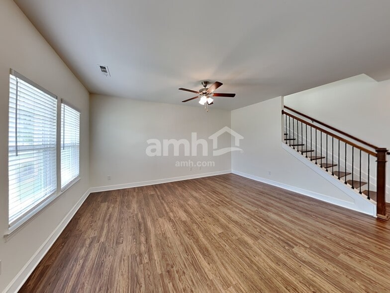 Building Photo - 5063 Trailwater Dr