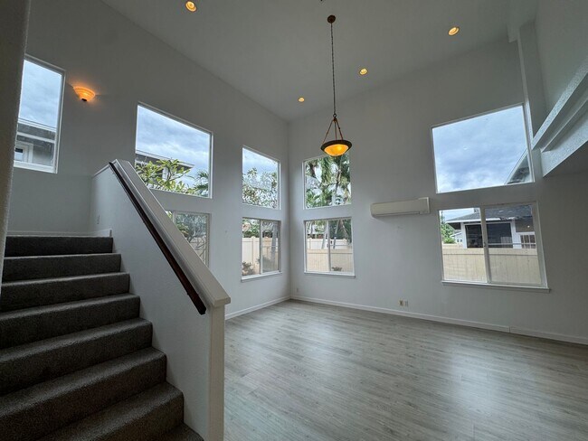 Building Photo - Spacious 7-bedroom, 4-bath single-family residence in Ewa Beach