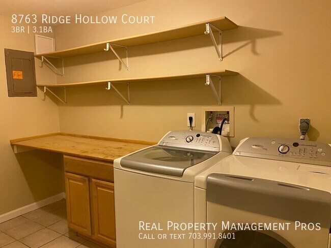 Building Photo - 8763 Ridge Hollow Ct