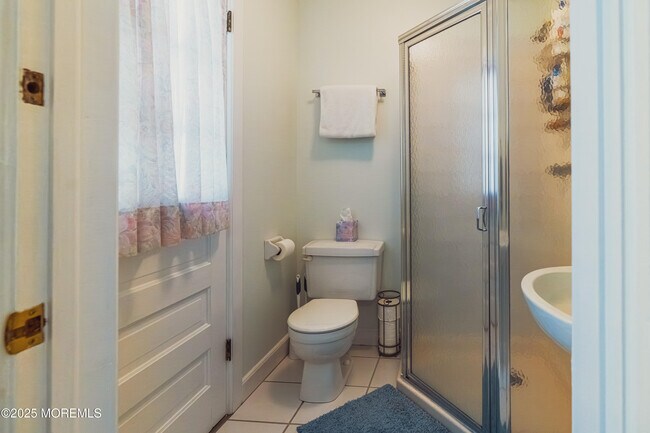 Building Photo - 3 Bath Ave