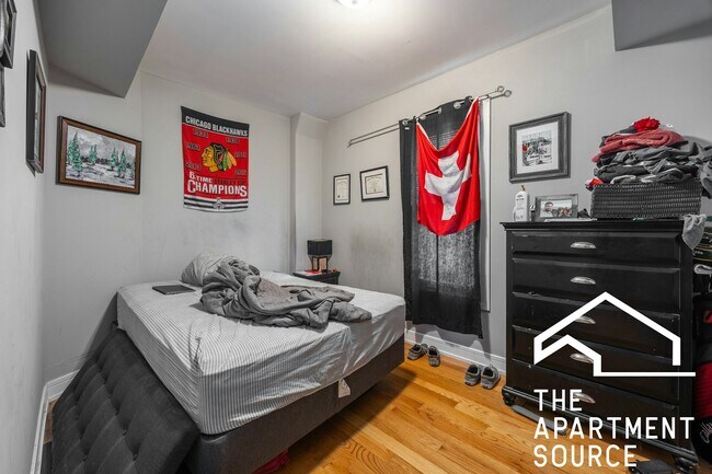 Building Photo - 3023 N Oakley Ave