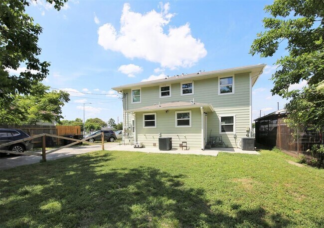 Building Photo - 3412 Blodgett St