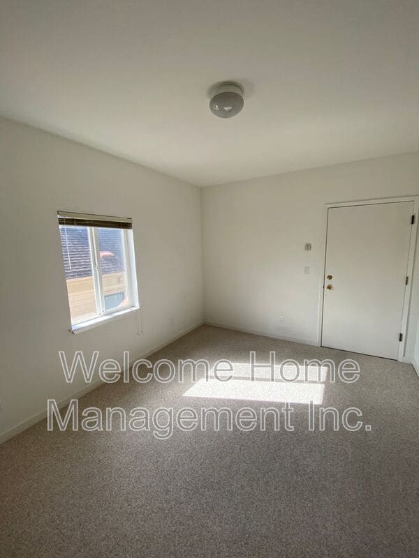 Building Photo - 1426 Henry St