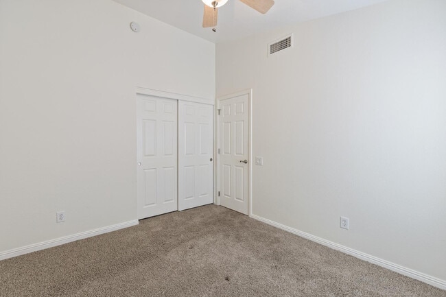 Building Photo - 7362 E Hanover Way