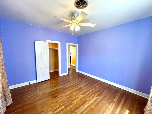 Building Photo - 1627 Schley Ave