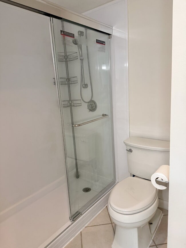Building Photo - Spacious 2 BED 1.5 BATH Condo rental close to Quincy Center!