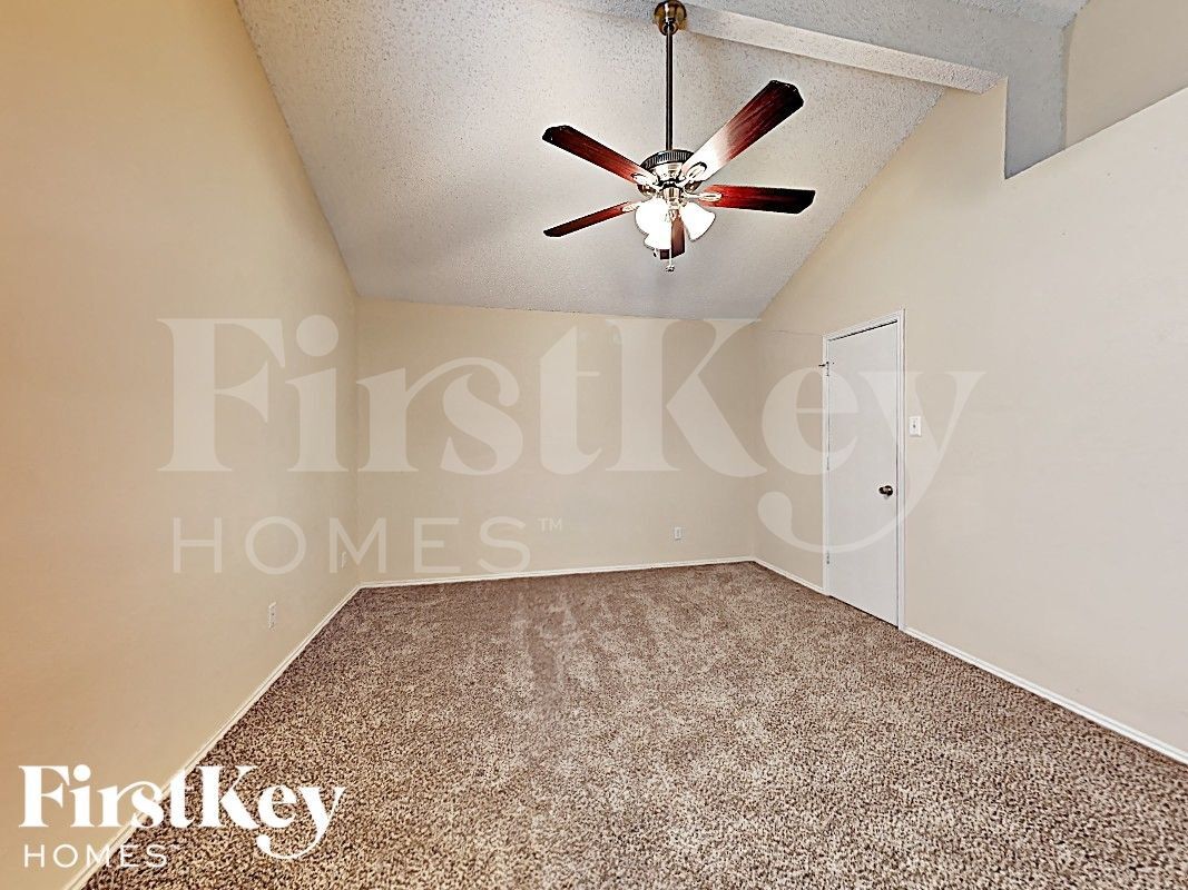 Building Photo - 504 Mockingbird Dr