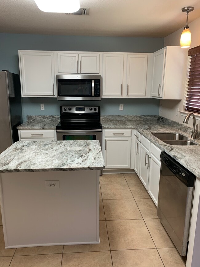 Building Photo - 10219 Roseangel Ln
