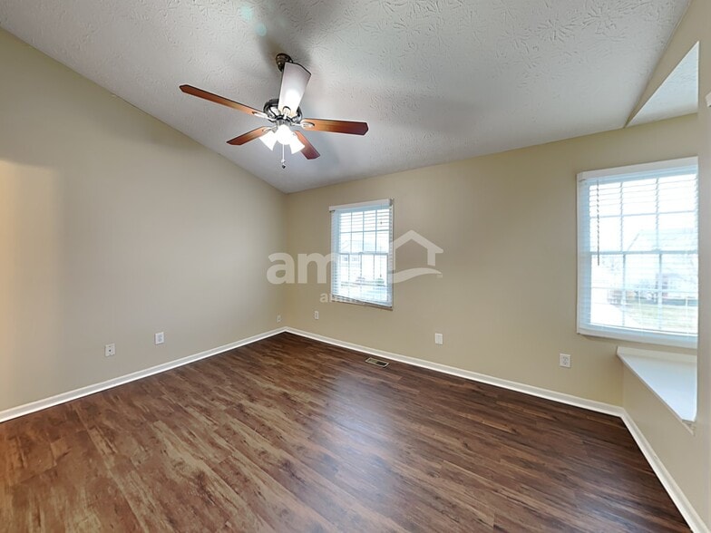 Building Photo - 1216 Walker Springs Dr