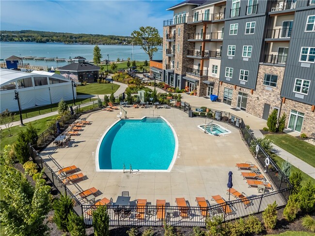 Building Photo - 205 Lakeshore Dr