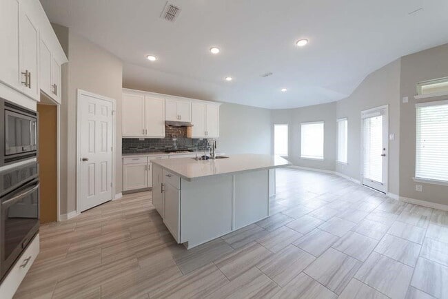 Building Photo - 22138 Grand Mist Dr