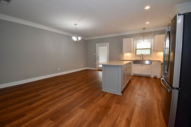 Building Photo - Three Bed Two Bath Home in Choudrant