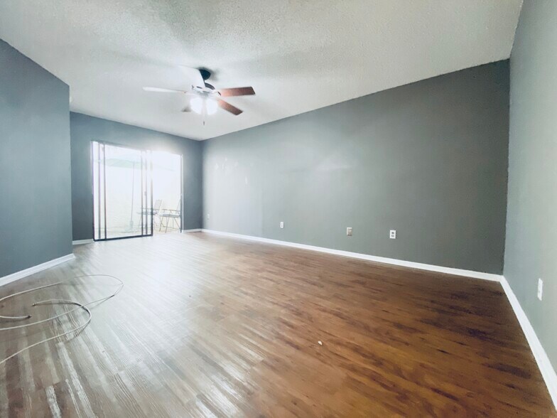 Building Photo - 13903 LAZY OAK DRIVE