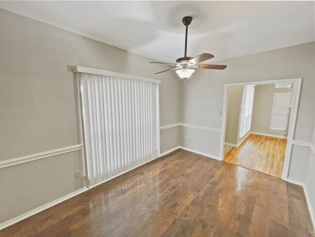 Building Photo - Charming 3 Bed, 2 Bath Home in Prime Fort ...
