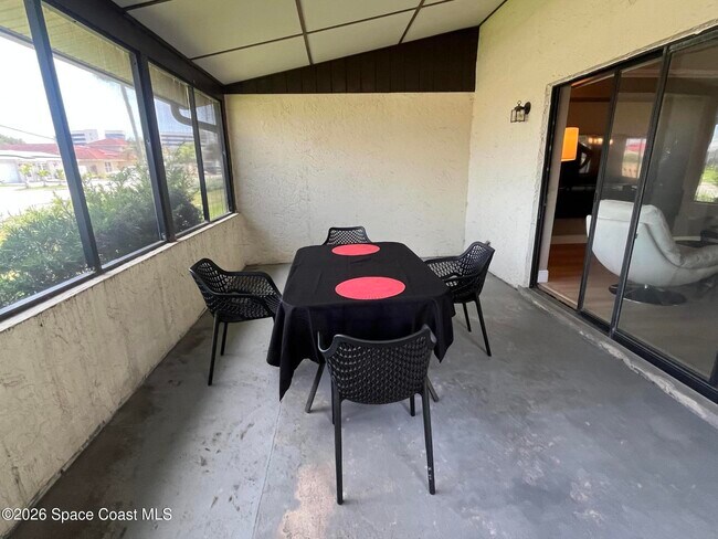 Building Photo - 190 Seawind Dr