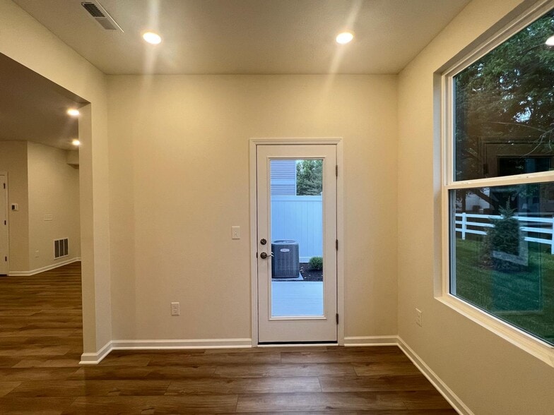 Way to backyard - 6527 Wheatly Rd