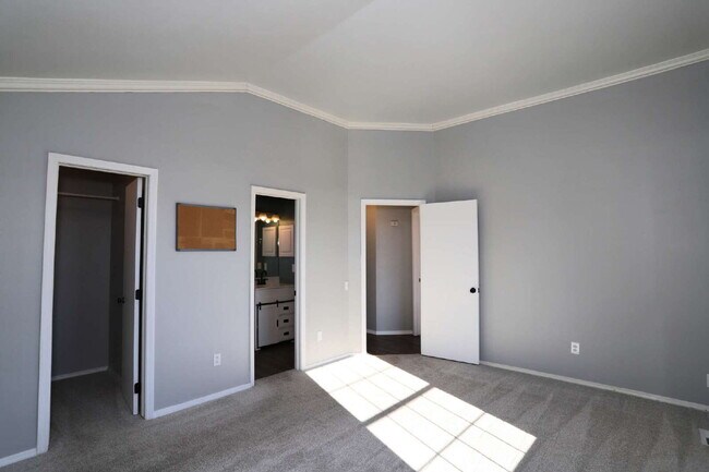 Building Photo - Spacious 4-Bedroom Home with Open Concept Living, Mountain Views & Fenced Yard