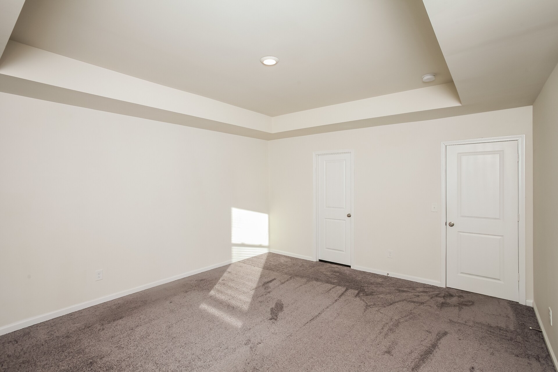 Building Photo - 1217 Lakeshore Dr