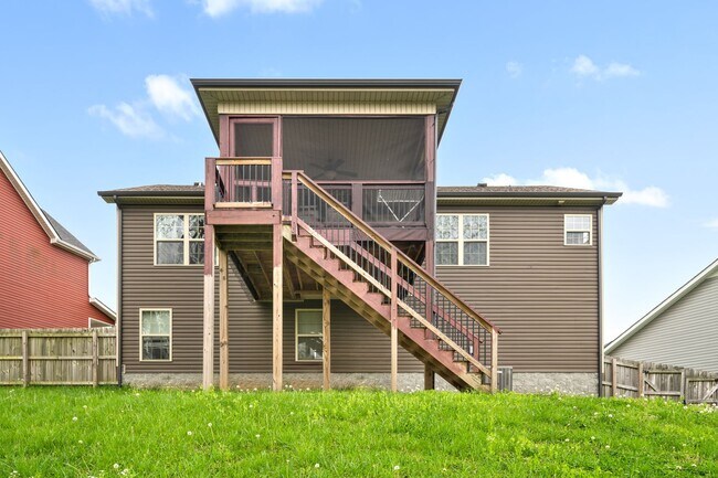 Building Photo - 1831 Camelot Dr