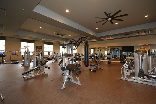 Building Photo - 8630 Lakeside Bnd