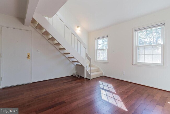 Building Photo - 603 Bashford Ln