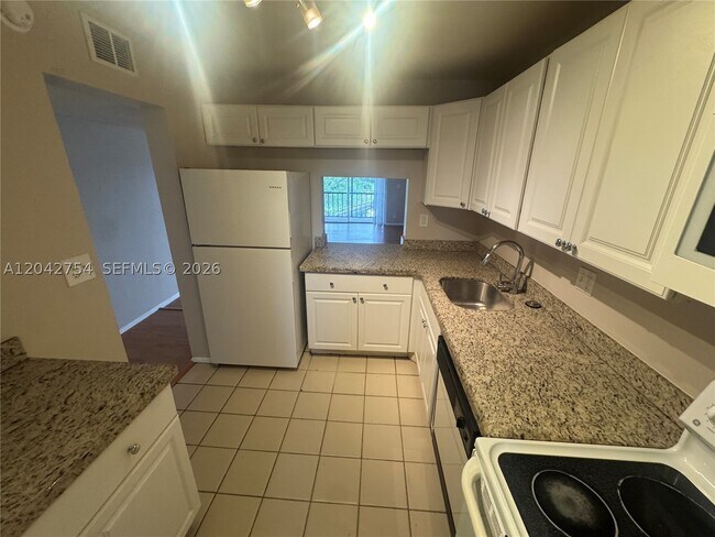 Building Photo - 7910 S Colony Cir