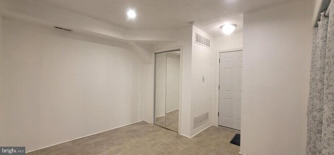 Building Photo - 10 Woodfield Dr