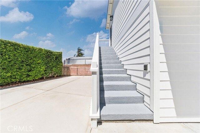 Building Photo - 5833 Glady St