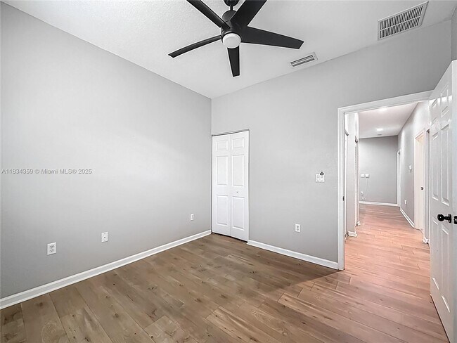 Building Photo - 2505 NW 31st Ct