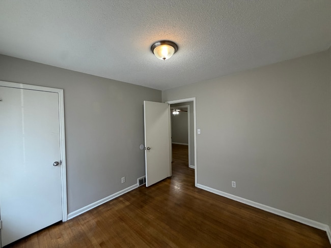 Building Photo - Charming 3BR/1.5BA Bartlett Area Home | Brick Fireplace, Tile Kitchen & Fenced Yard