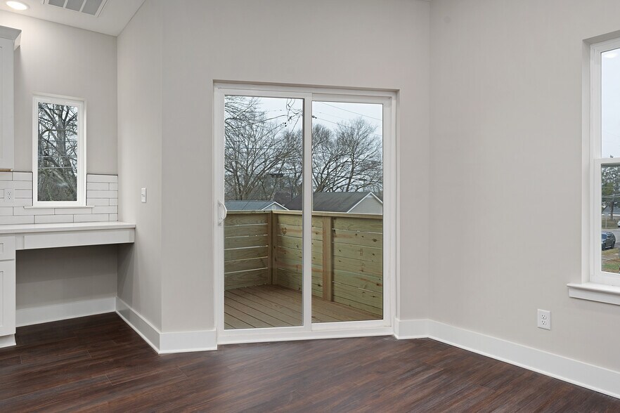 Building Photo - 1619 S Highland Park Ave