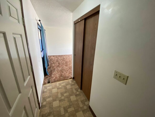 Building Photo - Cozy 3 Bedroom 1 Bath Home with Large Yard & 1 Car Attached Garage