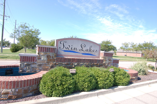 Building Photo - Twin Lakes Apartments