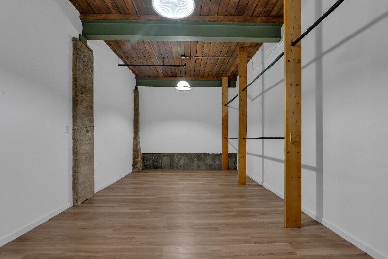 Building Photo - 83 Main St