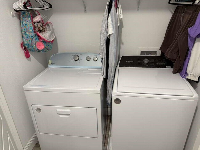 Building Photo - 408 N Finley Ave