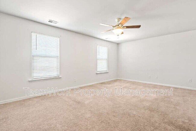 Building Photo - 413 Zenith Blvd