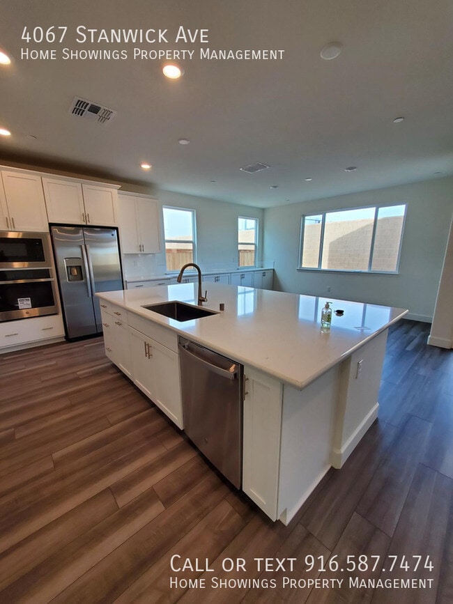 Building Photo - 4067 Stanwick Ave