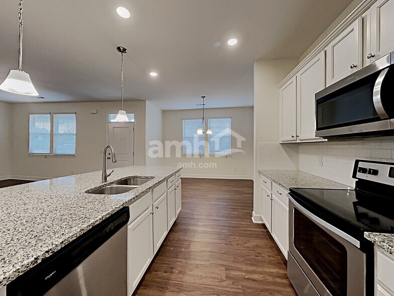 Building Photo - 5075 Trailwater Dr