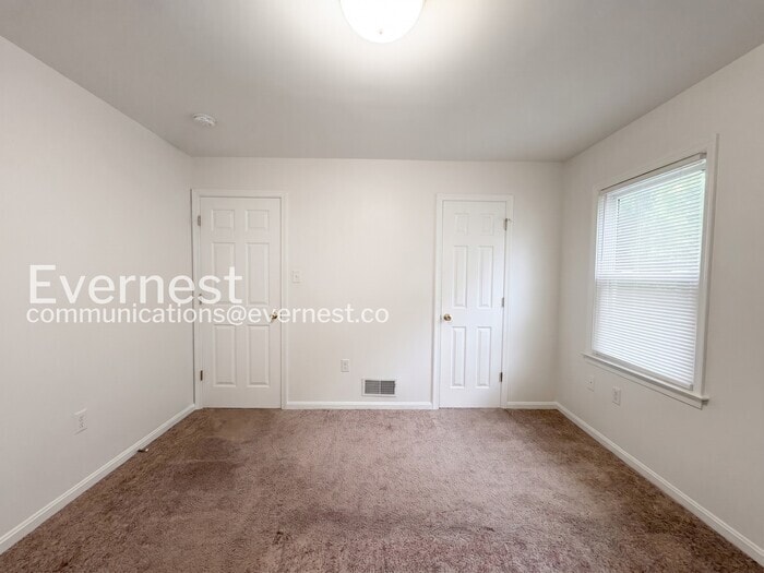 Building Photo - 5427 Varnum St