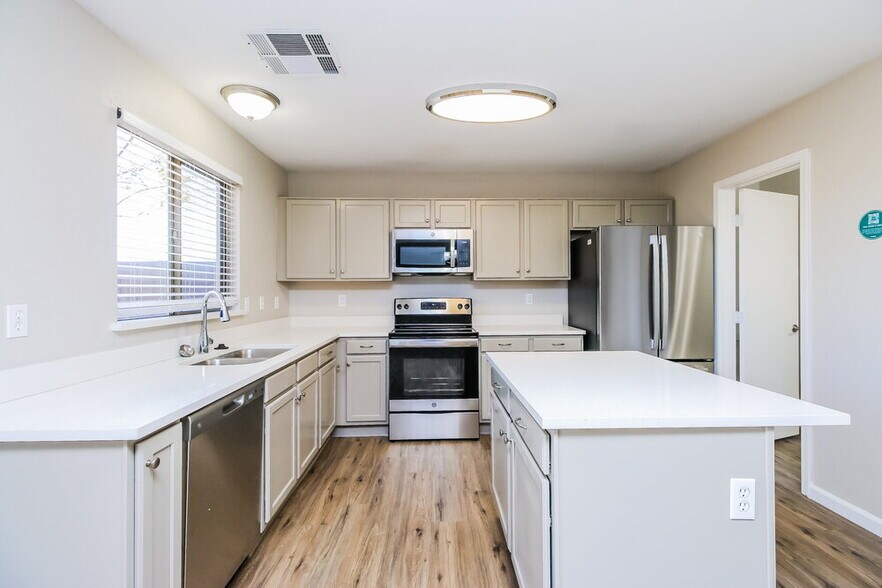 Building Photo - 1346 S Boulder St