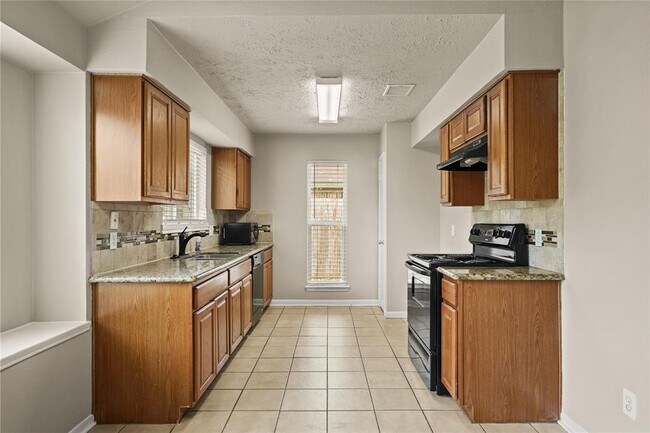 Building Photo - 22526 Market Square Ln