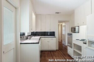 Building Photo - 255 Millwood Ln