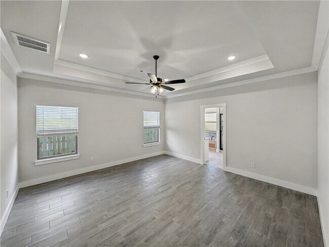 Building Photo - 6906 SW Basswood Ave