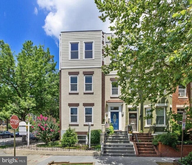 Building Photo - 161 Randolph Pl NW