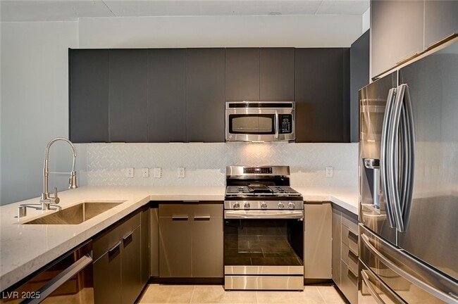 Building Photo - 353 E Bonneville Ave