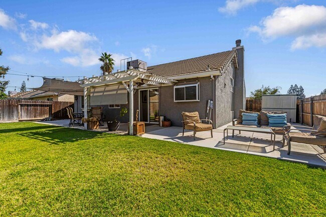 Building Photo - 3 bedroom home for RENT in Turlock - 4403 ...